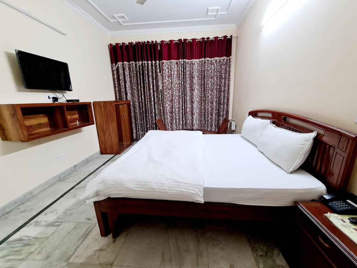 The Kings Residency Hotell Mohali Exteriör bild